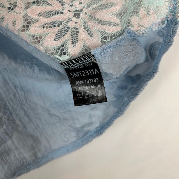 POL Blue Cream Lace Trim Sleeveless Mock Neck Peplum Top Womens Size M - Picture 4 of 11